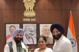  ਕੇਵਲ ਸਿੰਘ ਢਿੱਲੋਂ ਨੇ ਦਿੱਲੀ ਦੀ ਮੁੱਖ ਮੰਤਰੀ ਰੇਖਾ ਗੁਪਤਾ ਨਾਲ ਮੁਲਾਕਾਤ ਕੀਤੀ 